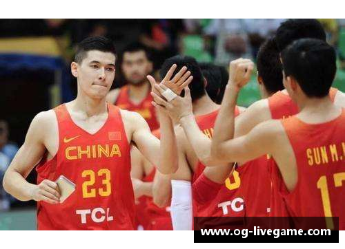 周琦代表中国男篮参加备战世界杯，成为引领球队的重要内线力量